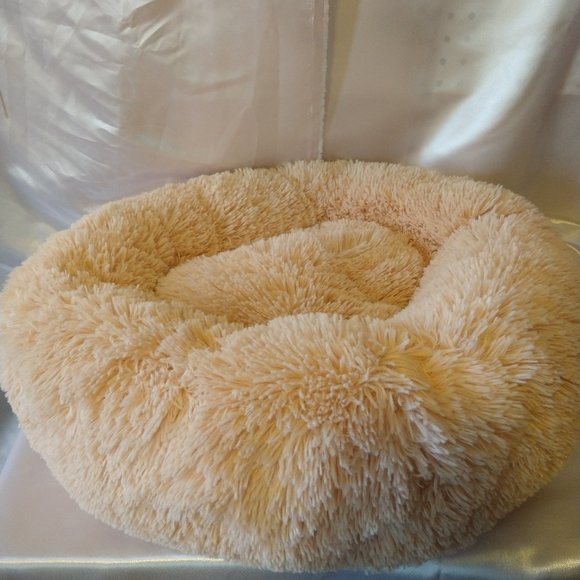 NWOT - Peach Pet bed